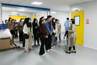 人文學(xué)院應(yīng)用語言系2022級商務(wù)英語專業(yè)實訓(xùn)項目圓滿完成，實踐育人成果顯著